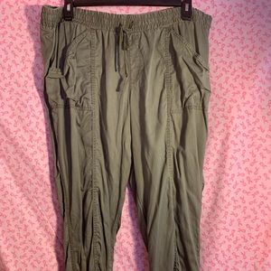 Catos olive/army green pants EUC size 22/24